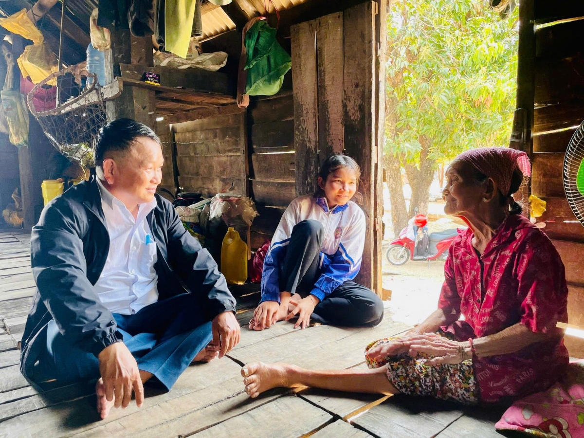 Thiếu giáo viên vùng khó: Cơ chế nào để giữ chân nhân lực?